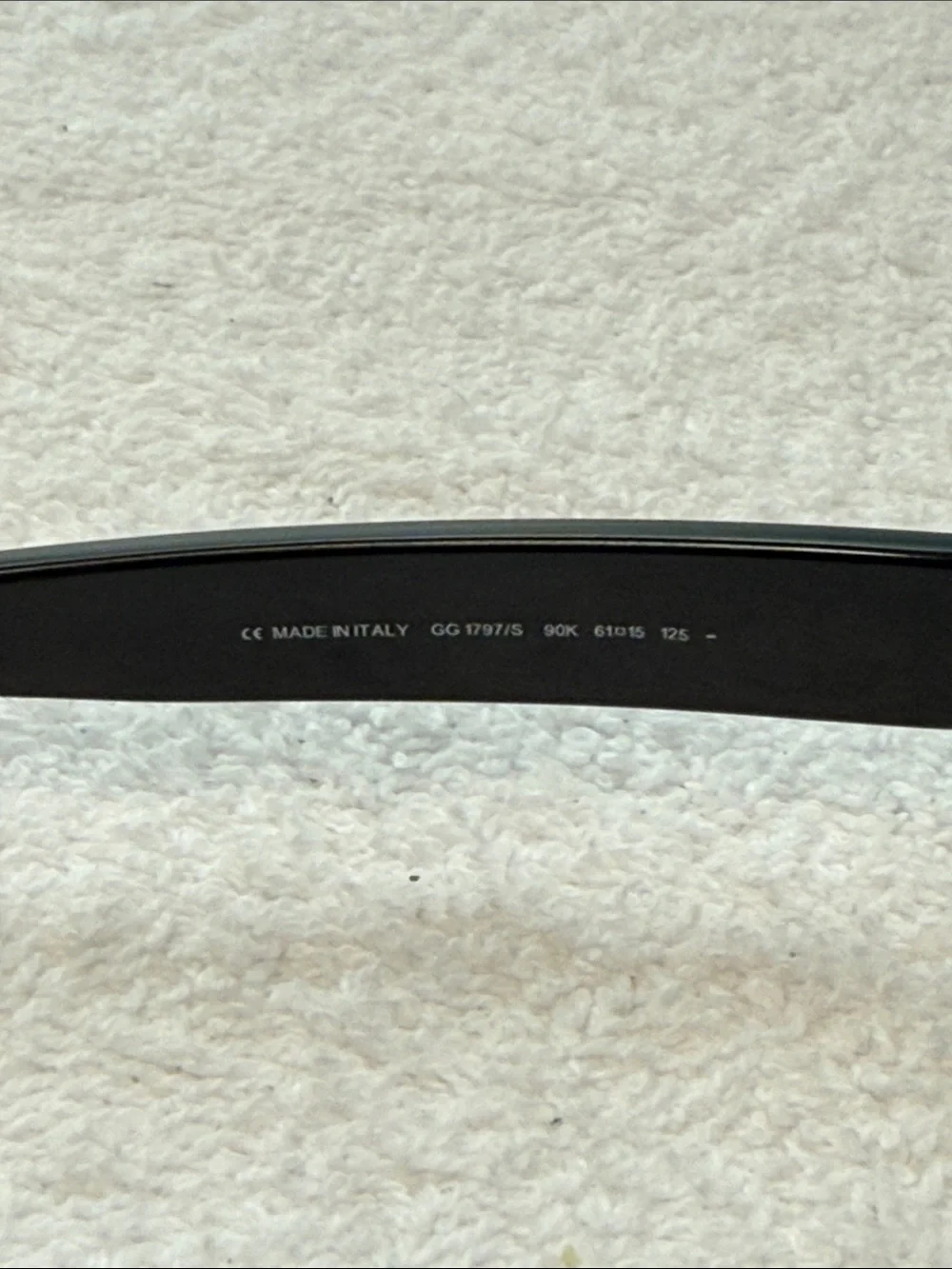Gucci GG1797 Unisex Rimless Sunglasses in Black and Gray Gradient